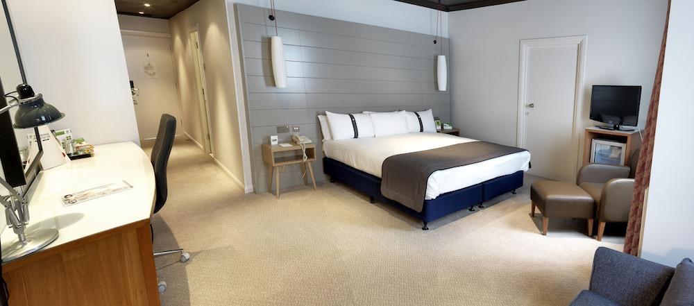 Holiday Inn Peterborough West By Ihg Exterior photo