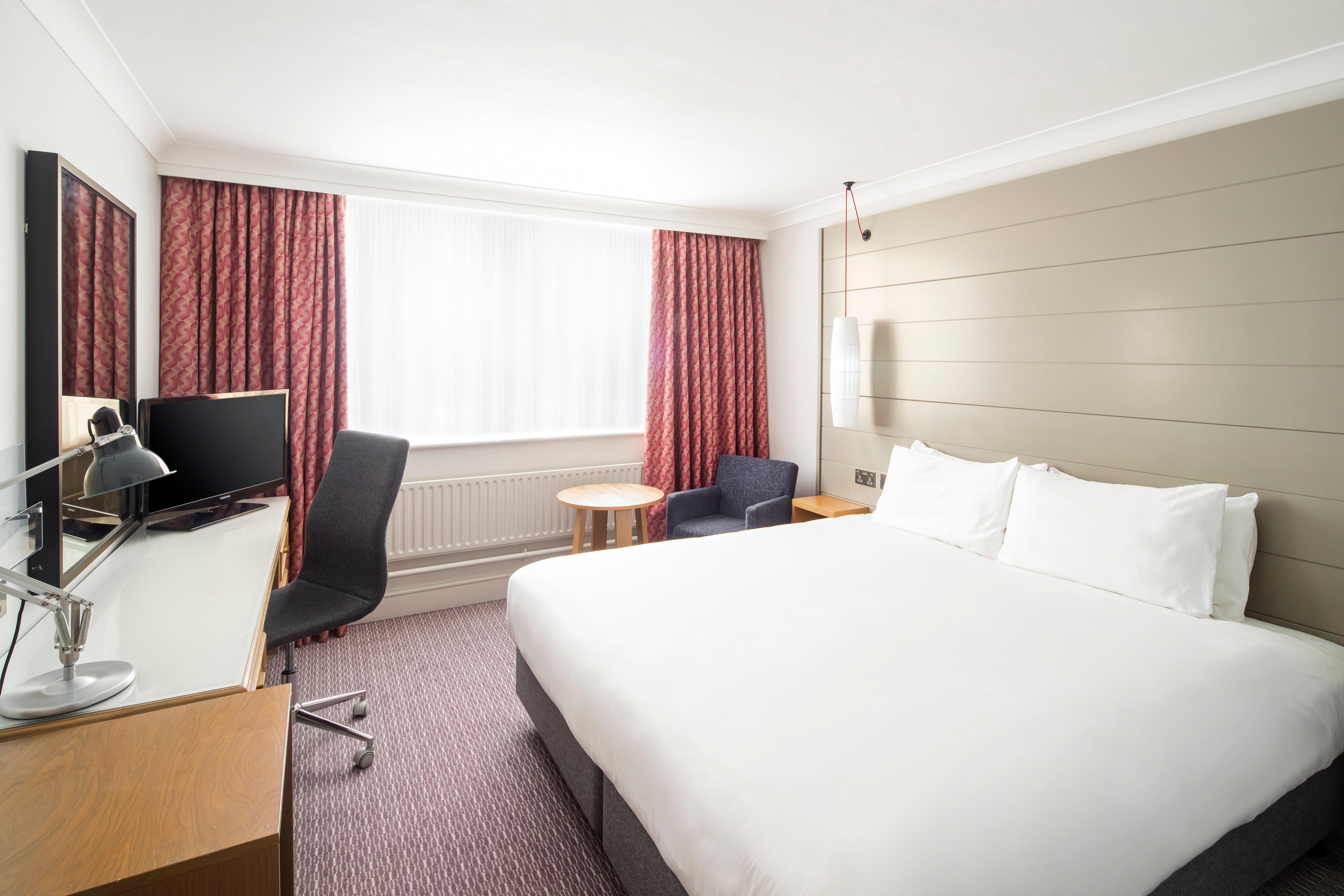 Holiday Inn Peterborough West By Ihg Exterior photo