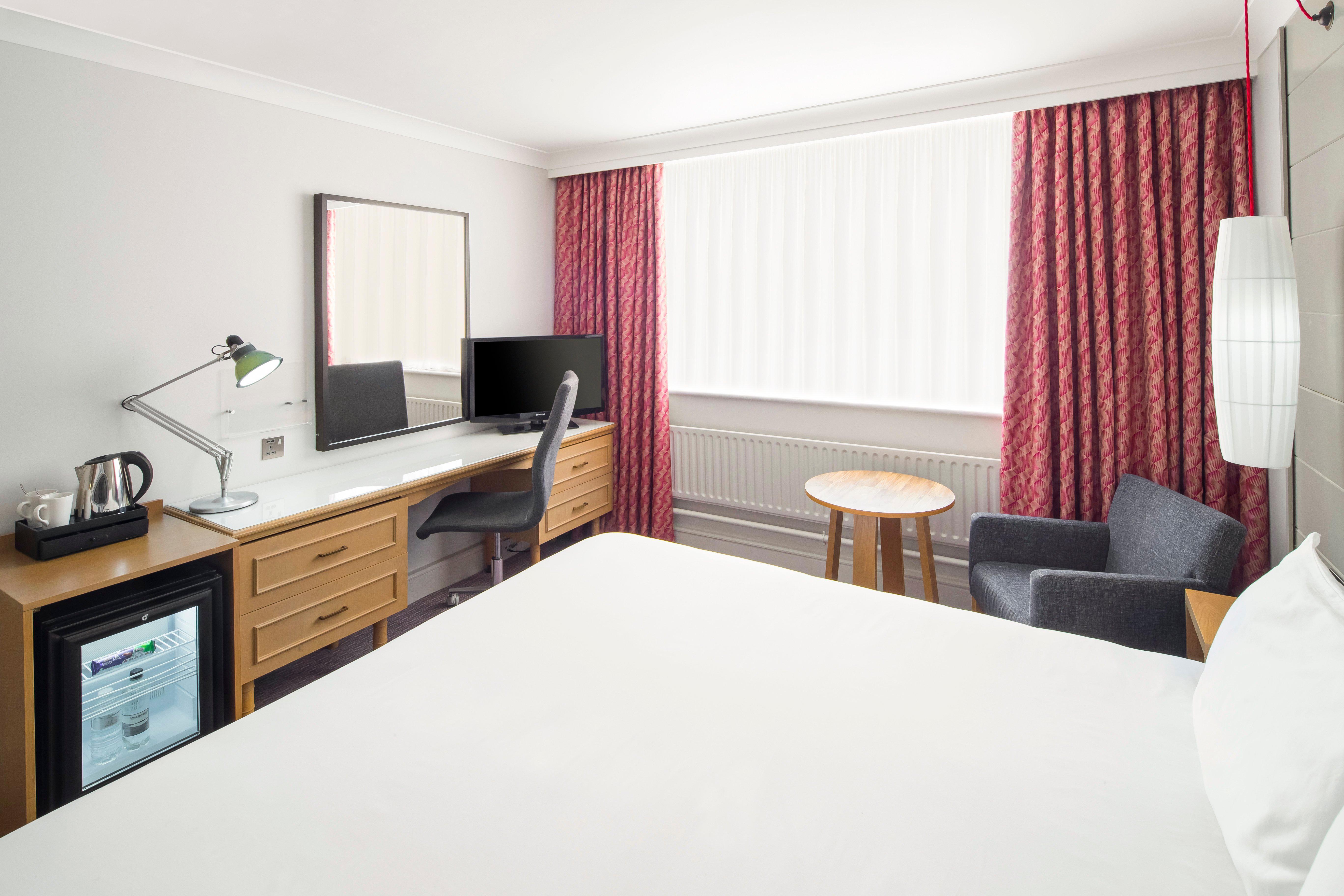 Holiday Inn Peterborough West By Ihg Exterior photo