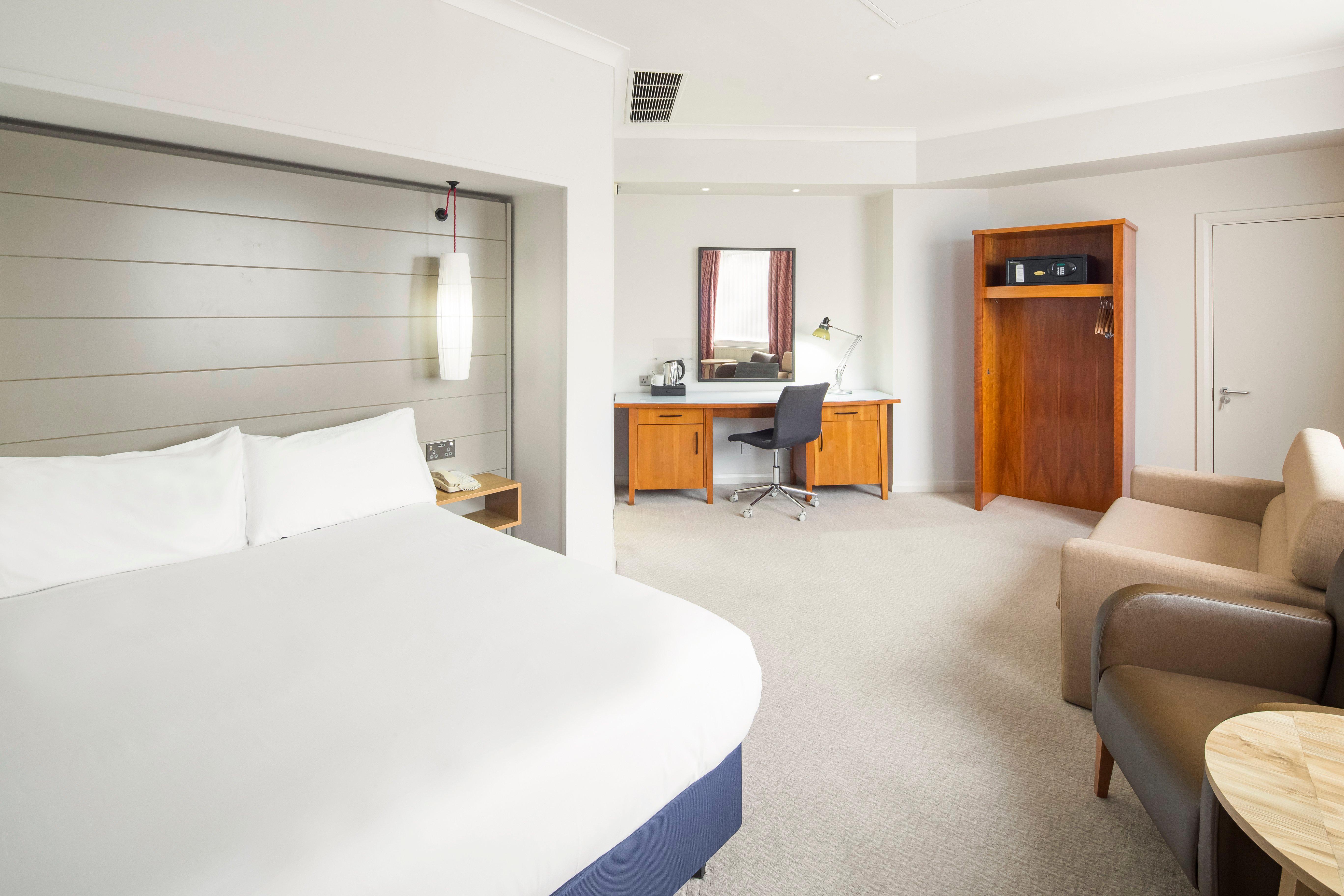 Holiday Inn Peterborough West By Ihg Exterior photo