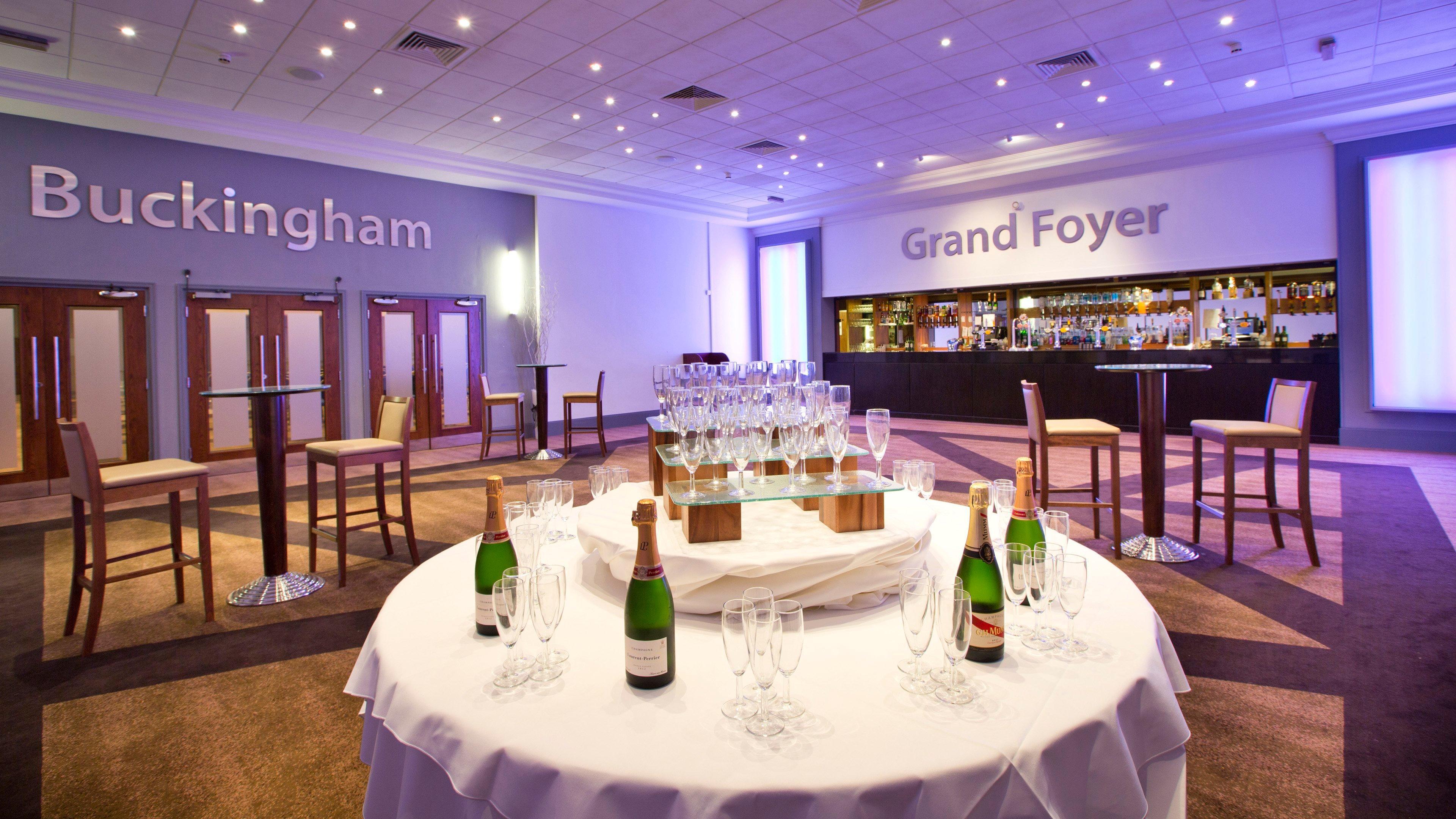 Holiday Inn Peterborough West By Ihg Exterior photo