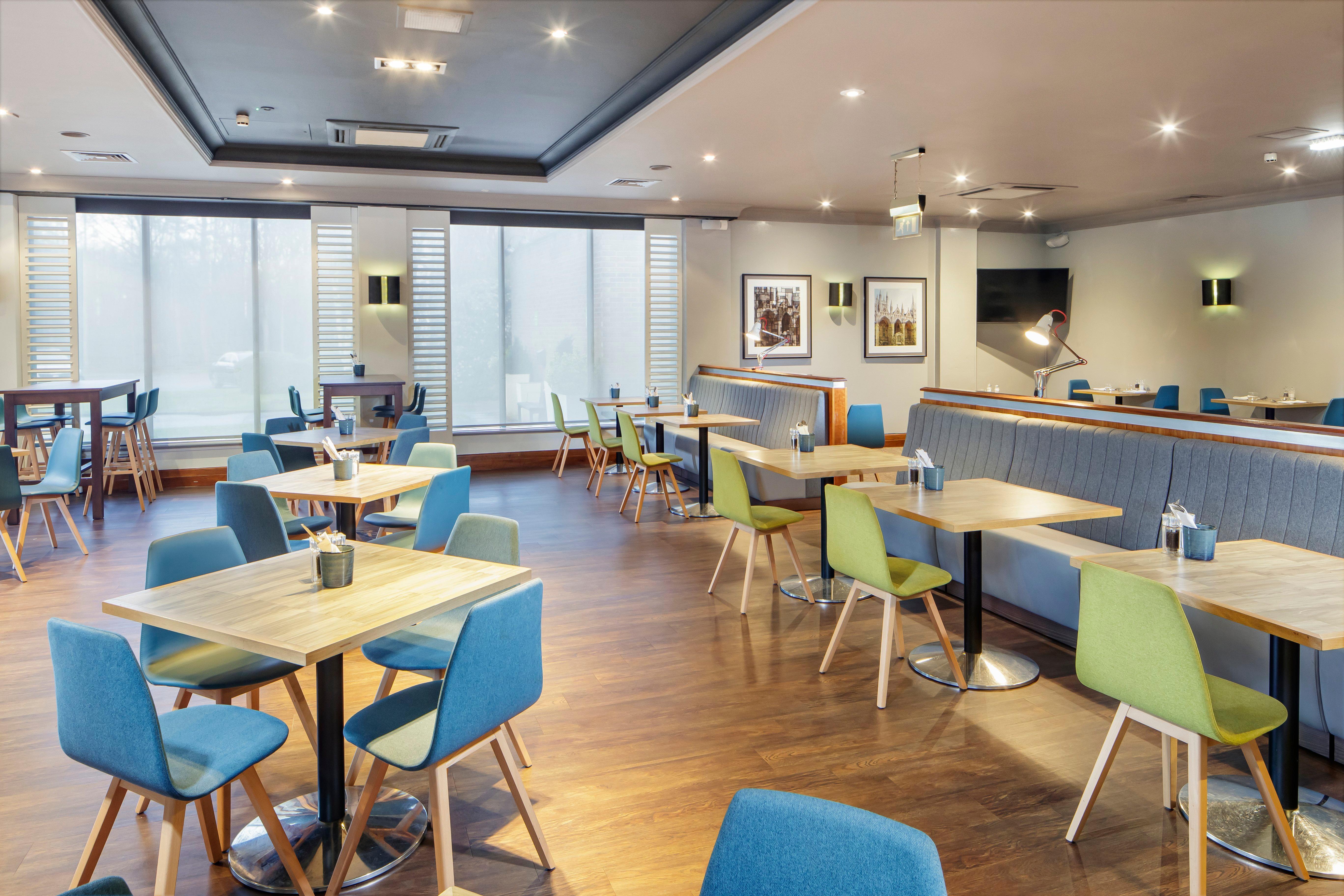 Holiday Inn Peterborough West By Ihg Exterior photo